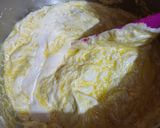 Foto langkah ke 5 dari resep Bolu Pisang Putih Telur.