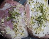 Foto del paso 2 de la receta: Bondiola de cerdo al vino blanco