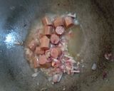 Foto langkah ke 3 dari resep Tumis sosis telur.