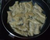 รูปขั้นตอนการทำที่ 2 ของ เกี๊ยวผัดไข่และเห็ด