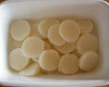 A picture of step 1 of Creamy and Rich Nagaimo Yam Soup.
