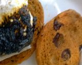 A picture of step 4 of Chocochip S'Mores.