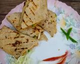 A picture of step 7 of Chapati roll with less oil.