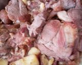 Foto del paso 4 de la receta: Espaldilla y pierna de cordero asadas con papas panaderas