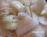 A picture of step 4 of Nikujaga (Japanese Potato and Pork Stew).