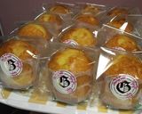 A picture of step 10 of Plain Muffins.