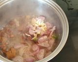รูปขั้นตอนการทำที่ 2 ของ น้ำพริกไข่กากหมูกระเทียมเจียว