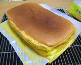 A picture of step 9 of Japanese Confectionary-style Honey Castella.