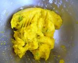 A picture of step 1 of Kabocha Squash Dumpling Soup.