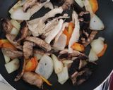Foto langkah ke 3 dari resep Beoseot Bokkeum (버섯 볶음) Tumis Jamur Korea.