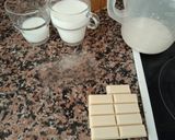 Foto del paso 1 de la receta: Panna cotta de chocolate blanco y mermelada de mora