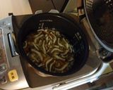 A picture of step 2 of Ankake Fried Rice.