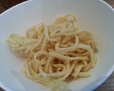 A picture of step 5 of Salmon noodle soup.