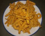 A picture of step 3 of Left over rice crispy stick.