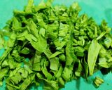 A picture of step 3 of Palak chicken masala.