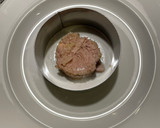 Foto del paso 5 de la receta: Flan de atún compuesto con pimiento rojo y gambas