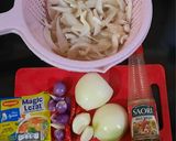 Foto langkah ke 1 dari resep Tumis Jamur Tiram simpel.