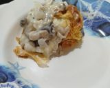Foto langkah ke 12 dari resep Salmon Puff Pastry with Mushroom Sauce.