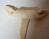 Foto del paso 8 de la receta: Medialunas de manteca 🥐 😋