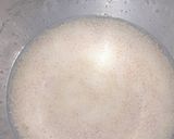 Foto del paso 2 de la receta: Medialunas con aceite