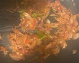 ஆனியன் சப்பாத்தி ரோல் (Onion chappathi roll recipe in tamil) ரெசிபி ஸ்டேப் 3 புகைப்படம்