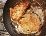 Foto del paso 3 de la receta: Chuletas de cerdo al marsala con ensalada tibia