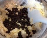 A picture of step 3 of Round and Crispy Chocolate Chip Cookies.