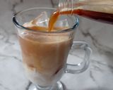Foto langkah ke 2 dari resep Es Kopi Susu Kocok.