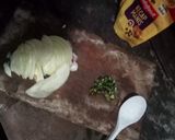 Foto langkah ke 2 dari resep Nasi Goreng Bawang Bombay.