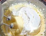 Foto langkah ke 3 dari resep Cheese Crumble Cake.