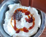 A picture of step 3 of Caramel Srikand.