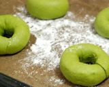 A picture of step 4 of Matcha Green Tea and Maple Syrup Bagels.