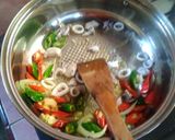 Foto langkah ke 3 dari resep Cah Kangkung Cumi Jamur Baso ❣️.