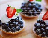 A picture of step 10 of Very Berry No-Bake Cheesecake Tarts.