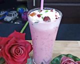 A picture of step 3 of Falooda Mix Rose with Ice Cream.