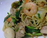 A picture of step 10 of Easy and Yummy Shanghai-Style Yakisoba Noodles.