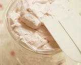A picture of step 7 of Strawberry-Decorated Cup Cakes - For Japanese Doll Festival.