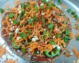 महाराष्ट्रीयन स्टाईल फ्युजन चिजी भाकरीझा (bhakri pizza recipe in marathi) रेसिपी स्टेप 7 फोटो 