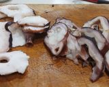 Foto del paso 2 de la receta: Carpaccio de Cabeza de Pulpo al Tajín