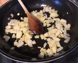 Une image de l'étape 5 de Porc sauté au citron confit,oignon et marinade.