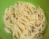 A picture of step 2 of Natto-Mayo Spaghetti.