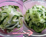 A picture of step 3 of Somen Noodles with Cucumber and Pork.