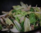 A picture of step 5 of Chinese Cabbage Soy Milk Soup.