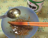 A picture of step 6 of Lettuce Salad with Sticky Natto Dressing.