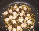 Foto del paso 2 de la receta: Arroz con gambas y champiñones