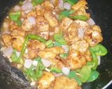 A picture of step 3 of Chicken chilli dry.