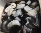 Foto langkah ke 2 dari resep Cumi Bumbu Tinta Hitam.