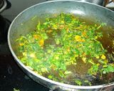 A picture of step 5 of Tomato methi leaves paratha.