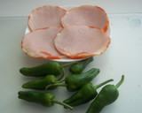 Foto del paso 1 de la receta: Lomo adobado y pimientos del padrón