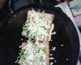 வெஜ் சீஸ் ப்ரெட் டோஸ்ட்(veg cheese bread toast recipe in tamil) ரெசிபி ஸ்டேப் 2 புகைப்படம்